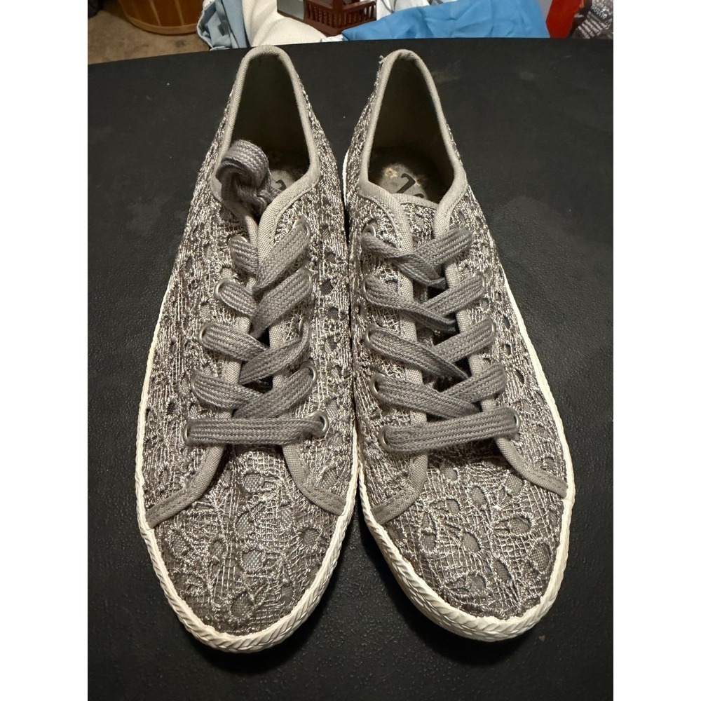 Very‎ G Grey Lace Sneakers in 9